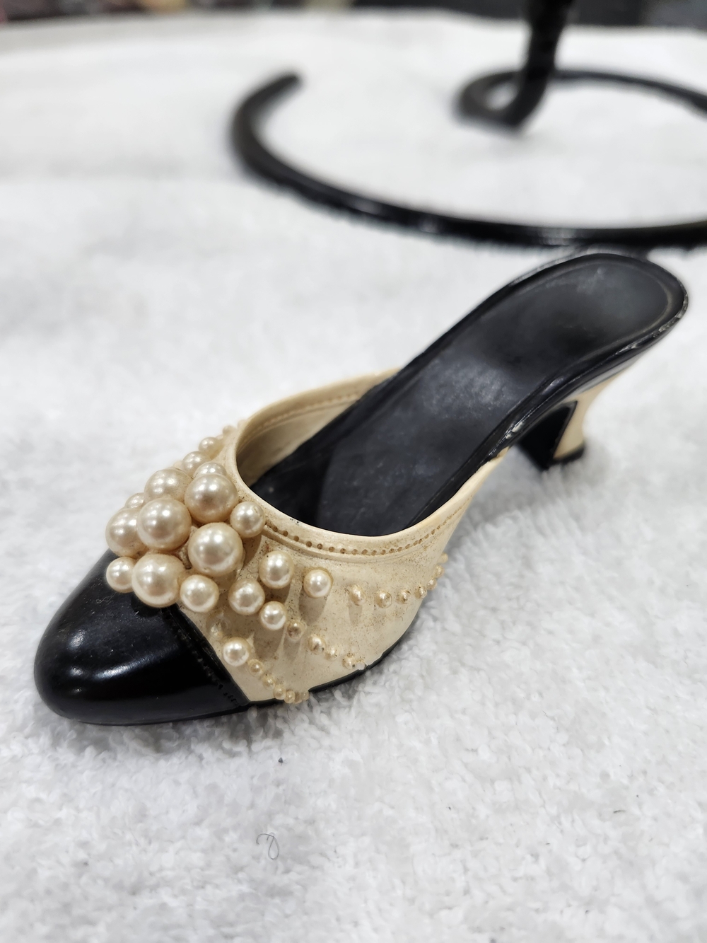 Vintage 1998 Just the Right Shoe "Pearl Mule" Figurine